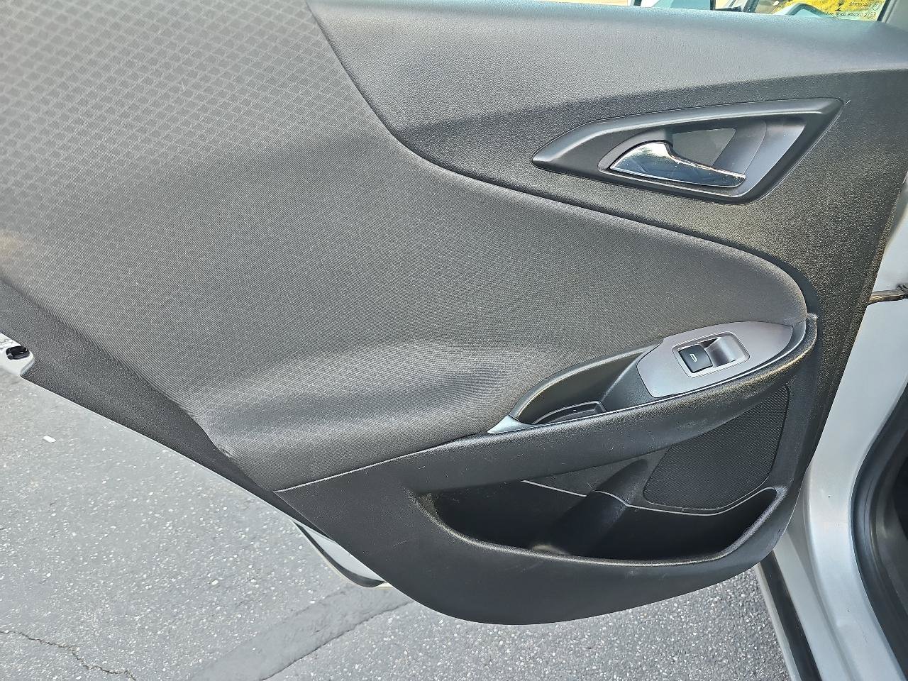 Used 2018 Chevrolet Malibu LT FWD image 16
