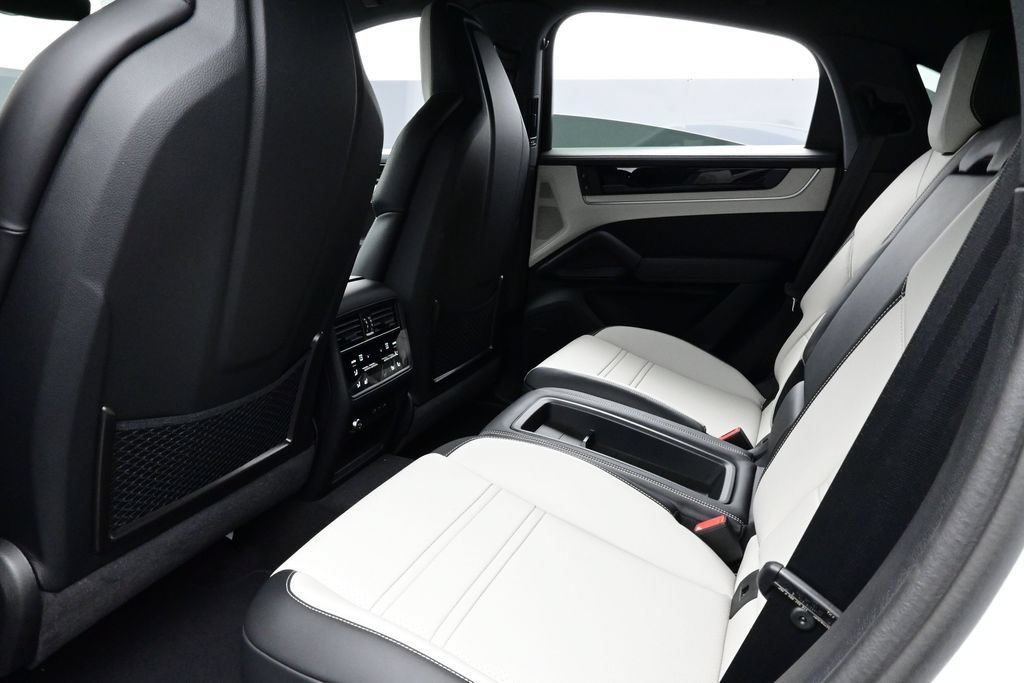 New 2026 Porsche Cayenne E-Hybrid Coupe AWD/4WD image 14