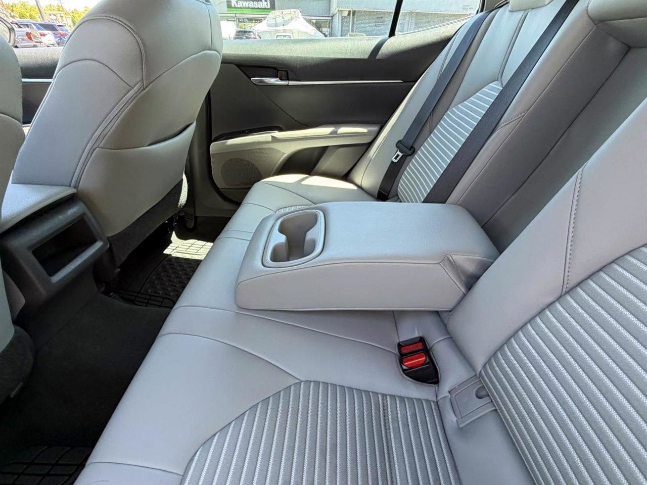 Used 2019 Toyota Camry SE w/ Protection Package (Q2) FWD image 13