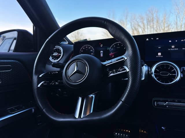 Used 2024 Mercedes-Benz GLB 250 image 23