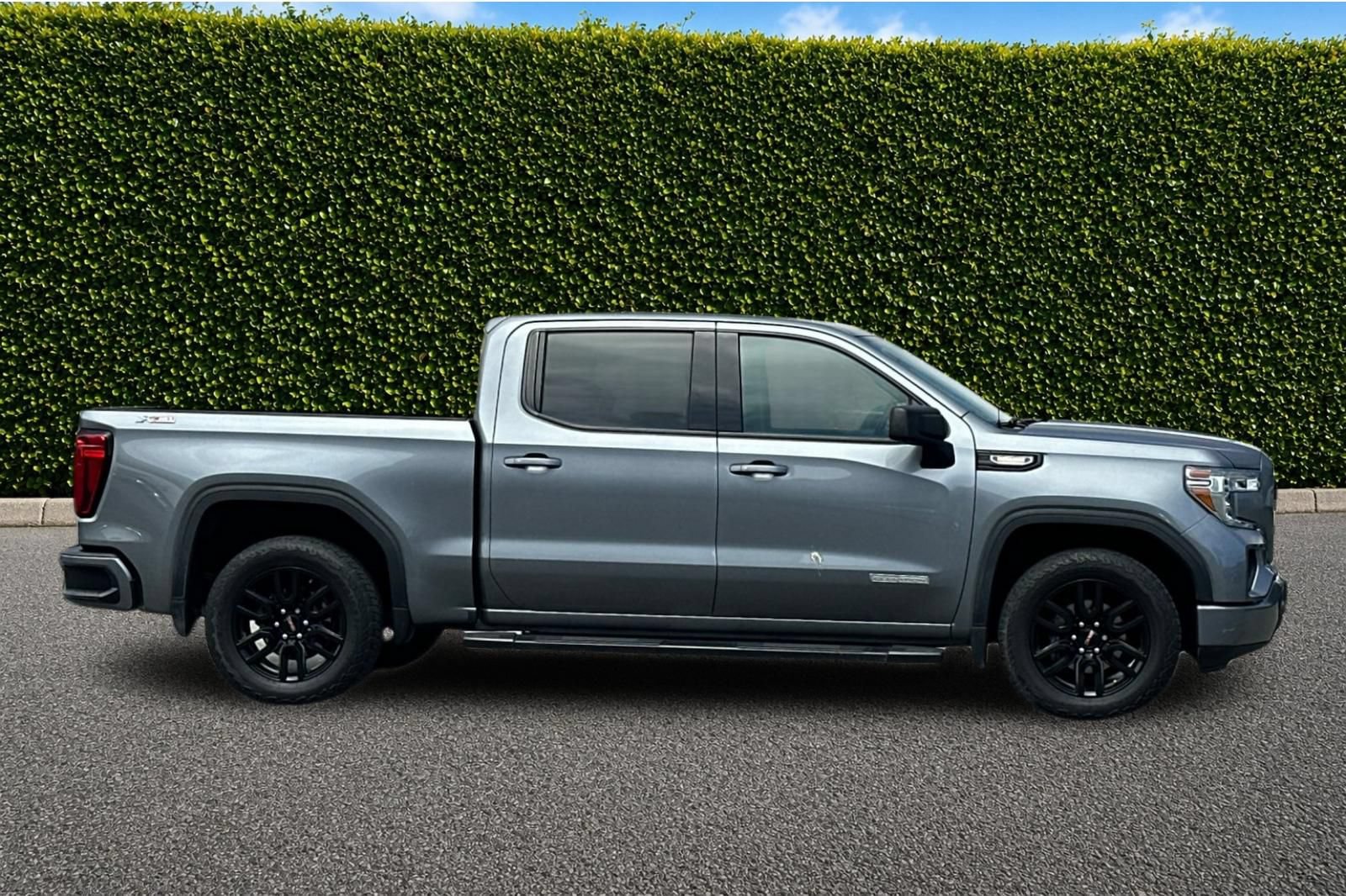 Used 2020 GMC Sierra 1500 Elevation w/ Elevation Value Package AWD/4WD image 3