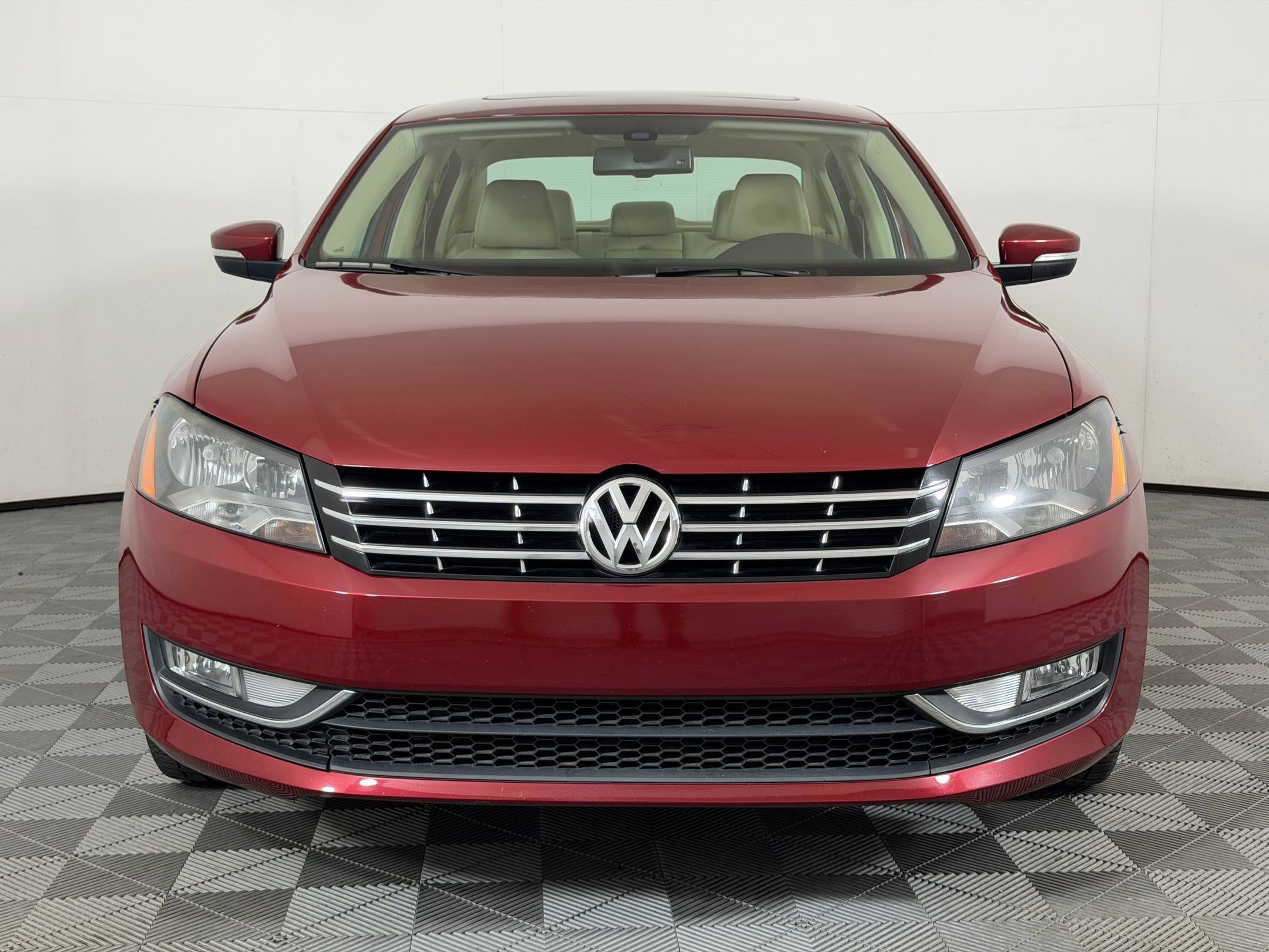 Used 2015 Volkswagen Passat TDI SEL Premium FWD image 6