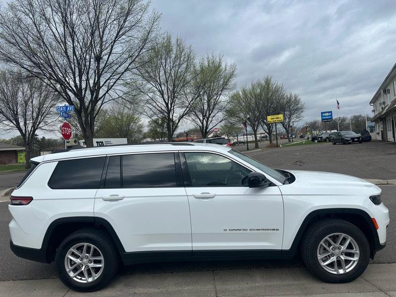 Used 2023 Jeep Grand Cherokee L Laredo AWD/4WD image 4
