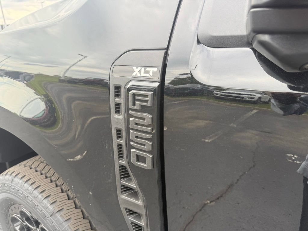 New 2026 Ford F250 XLT w/ XLT Premium Package AWD/4WD image 12