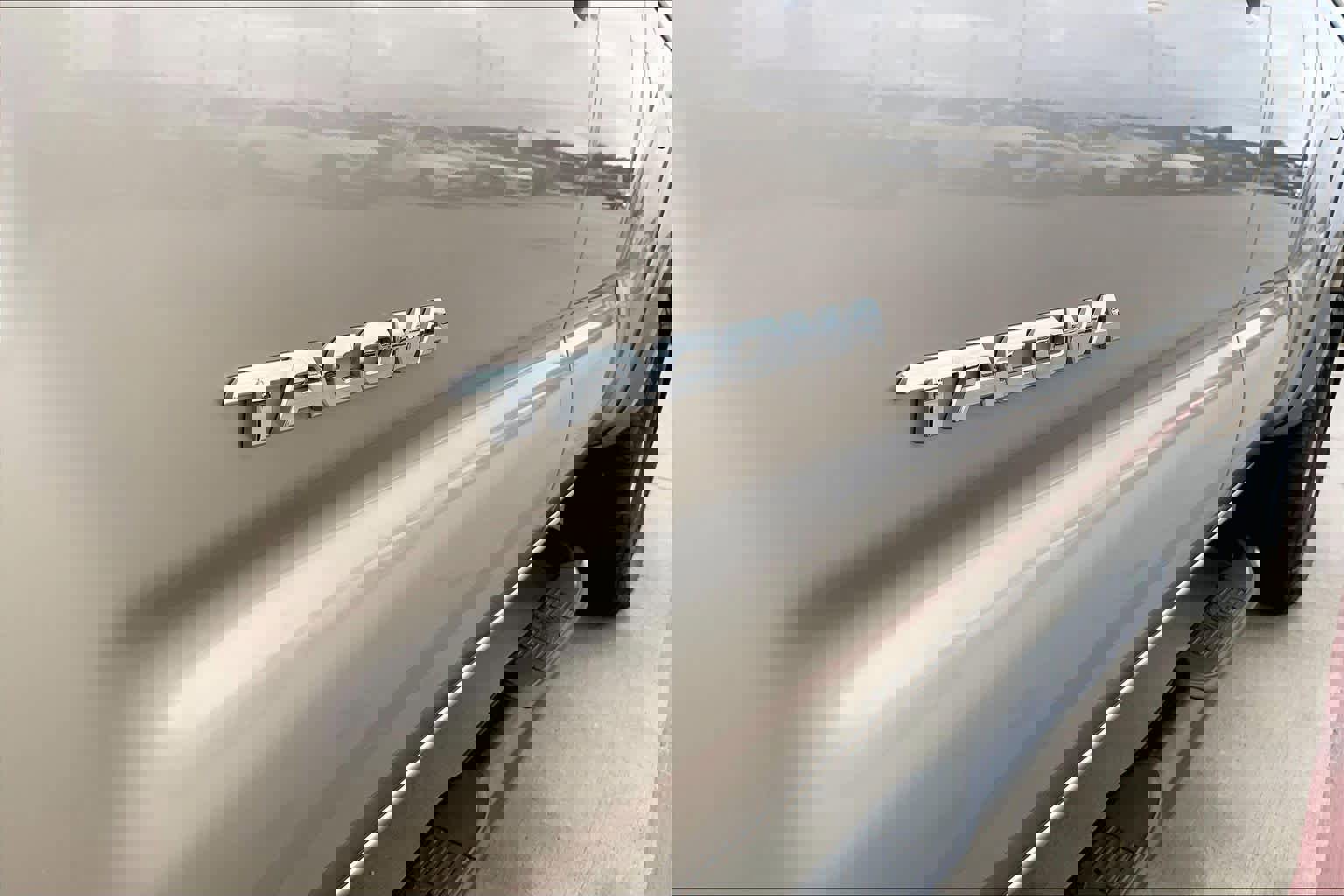 Used 2005 Toyota Tacoma PreRunner image 27