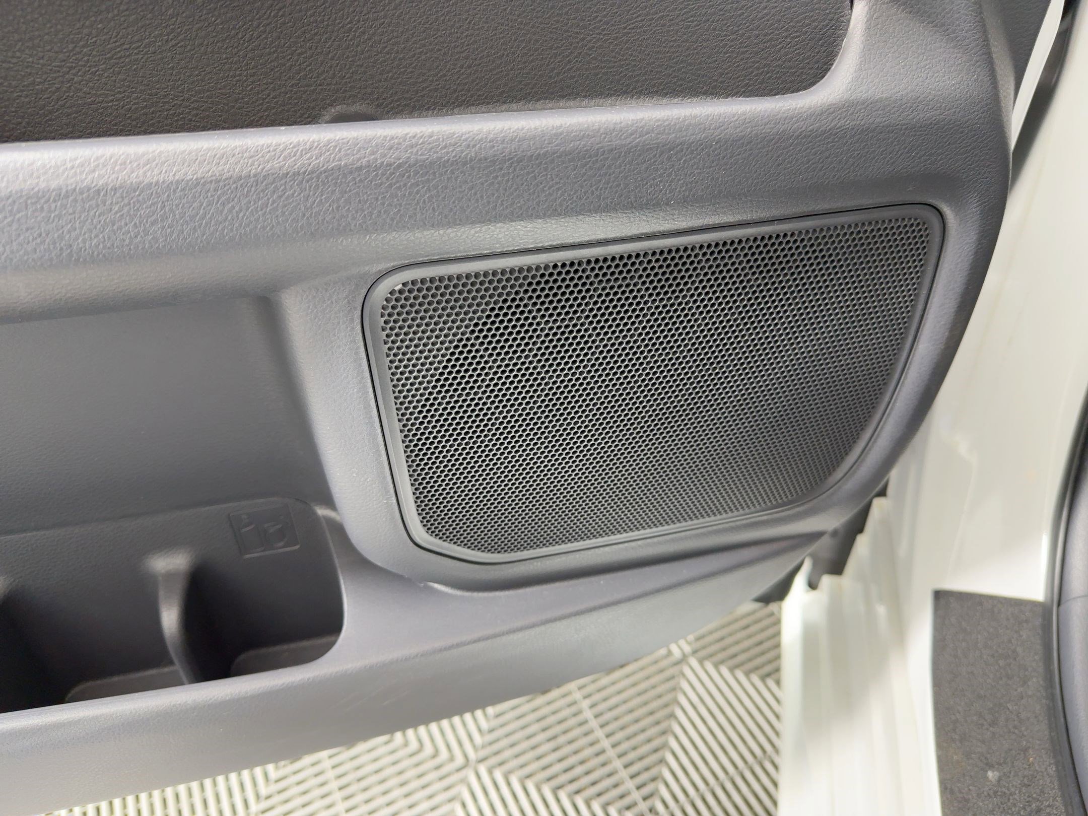 Used 2024 Toyota Sienna XLE image 22