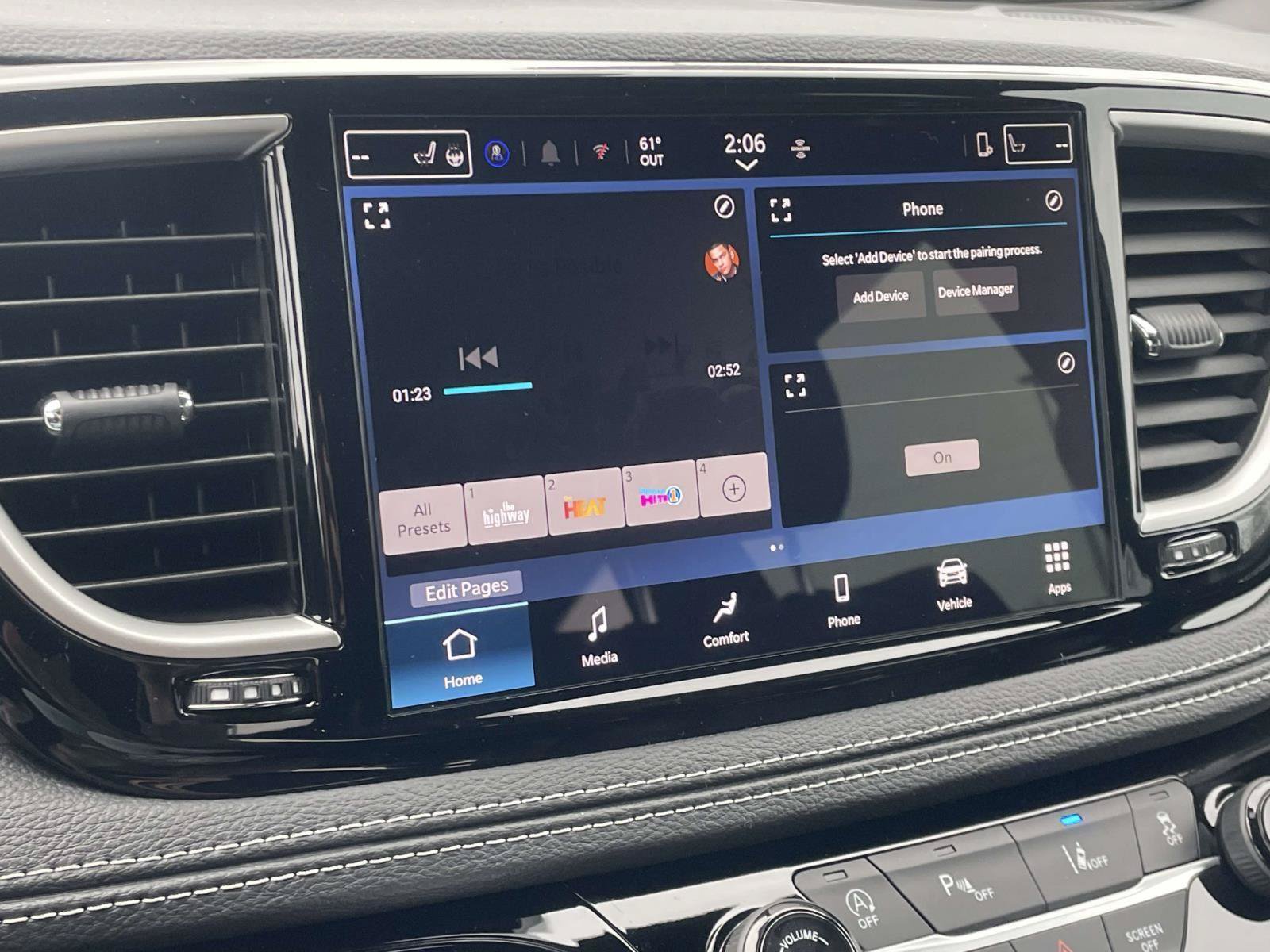New 2026 Chrysler Pacifica Select w/ S Appearance Package FWD image 8