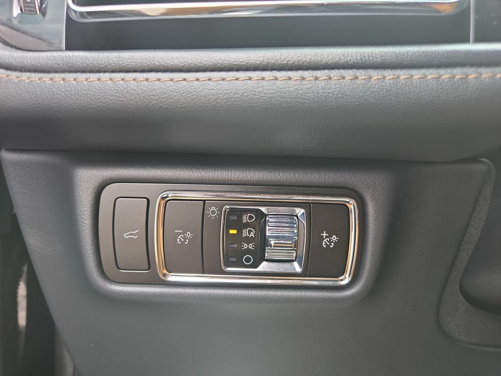 Used 2025 Lincoln Aviator AWD w/ Jet Appearance Package image 22