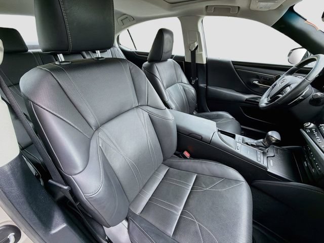 Used 2022 Lexus ES 300h w/ Accessory Package 2 FWD image 25