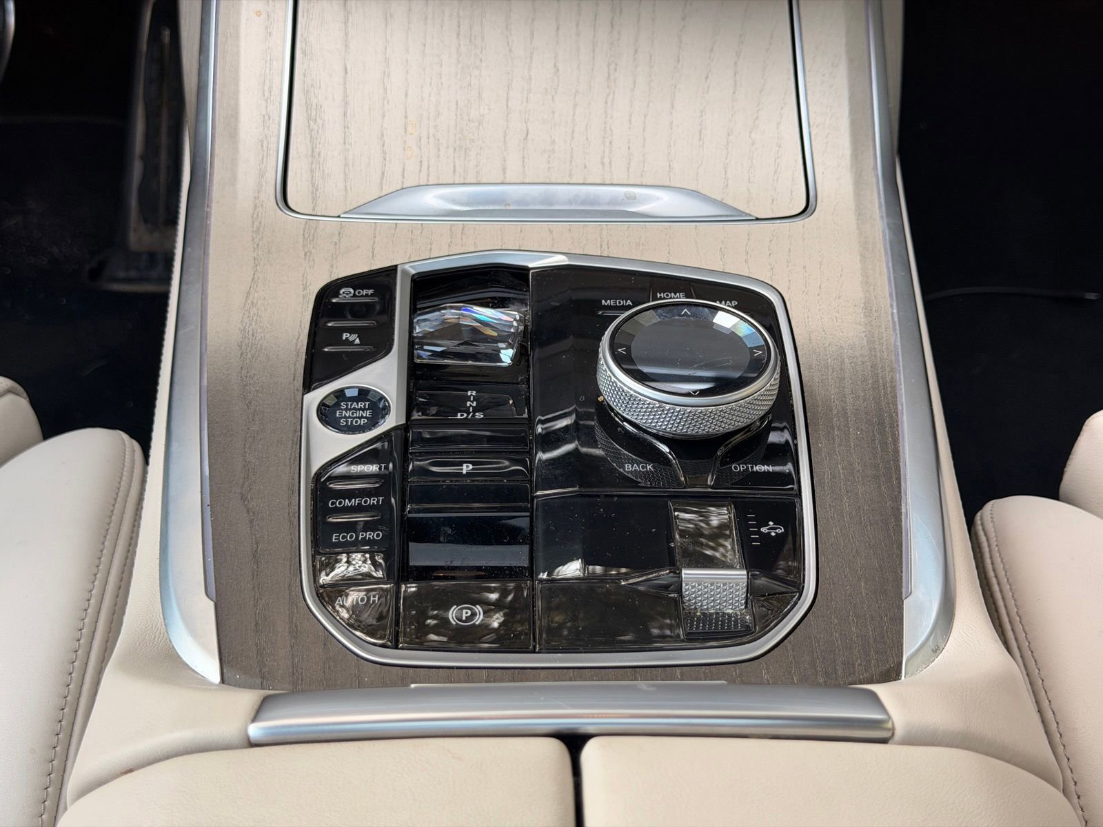 Used 2024 BMW X7 xDrive40i w/ Executive Package AWD/4WD image 18