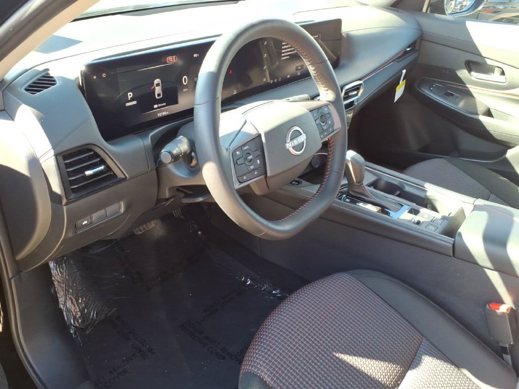 Certified 2026 Nissan Sentra SR w/ Floor Mat Package FWD image 15