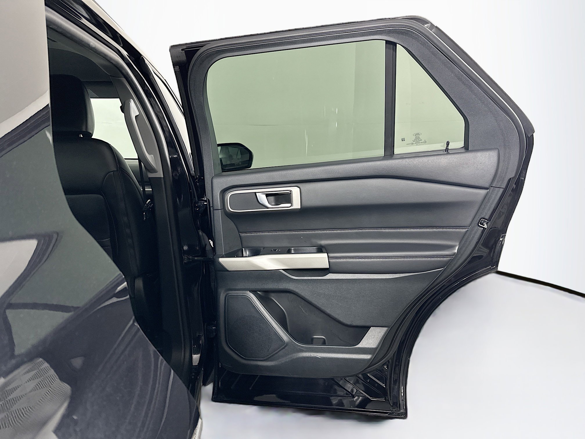 Used 2024 Ford Explorer XLT w/ Equipment Group 202A image 31