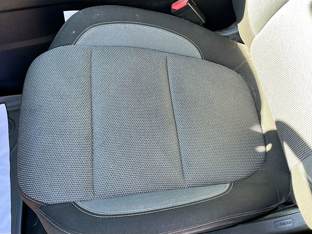 Used 2021 Chevrolet Traverse LT image 17