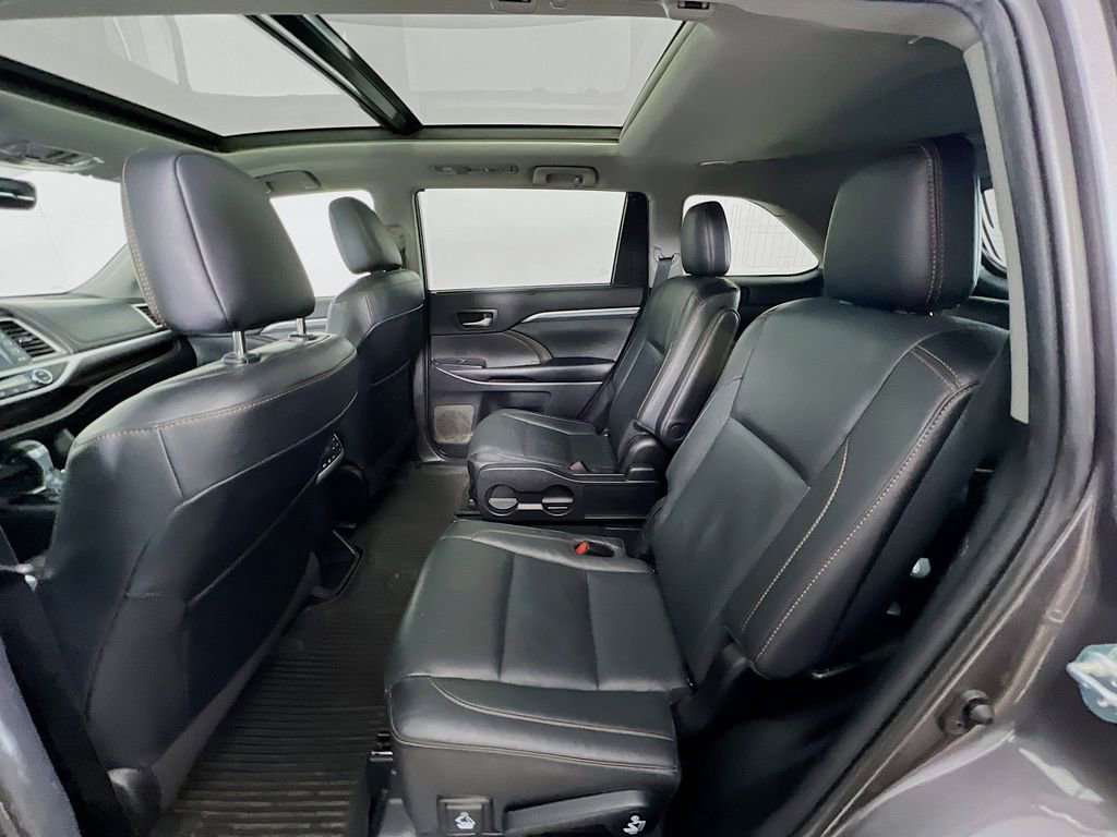 Used 2019 Toyota Highlander Limited Platinum image 25