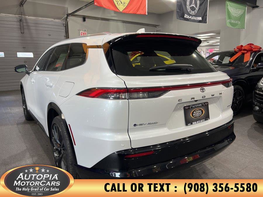 Used 2025 Toyota Crown Signia AWD/4WD image 4