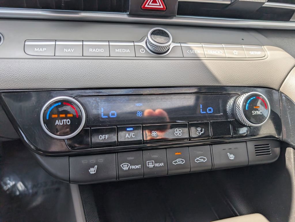 Used 2024 Hyundai Elantra SEL w/ Convenience Package image 22