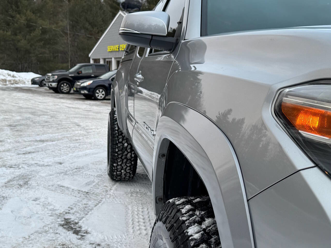 Used 2018 Toyota Tacoma TRD Sport w/ Technology Package image 7
