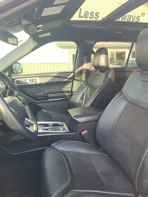 Used 2022 Ford Explorer ST w/ ST Street Pack image 15