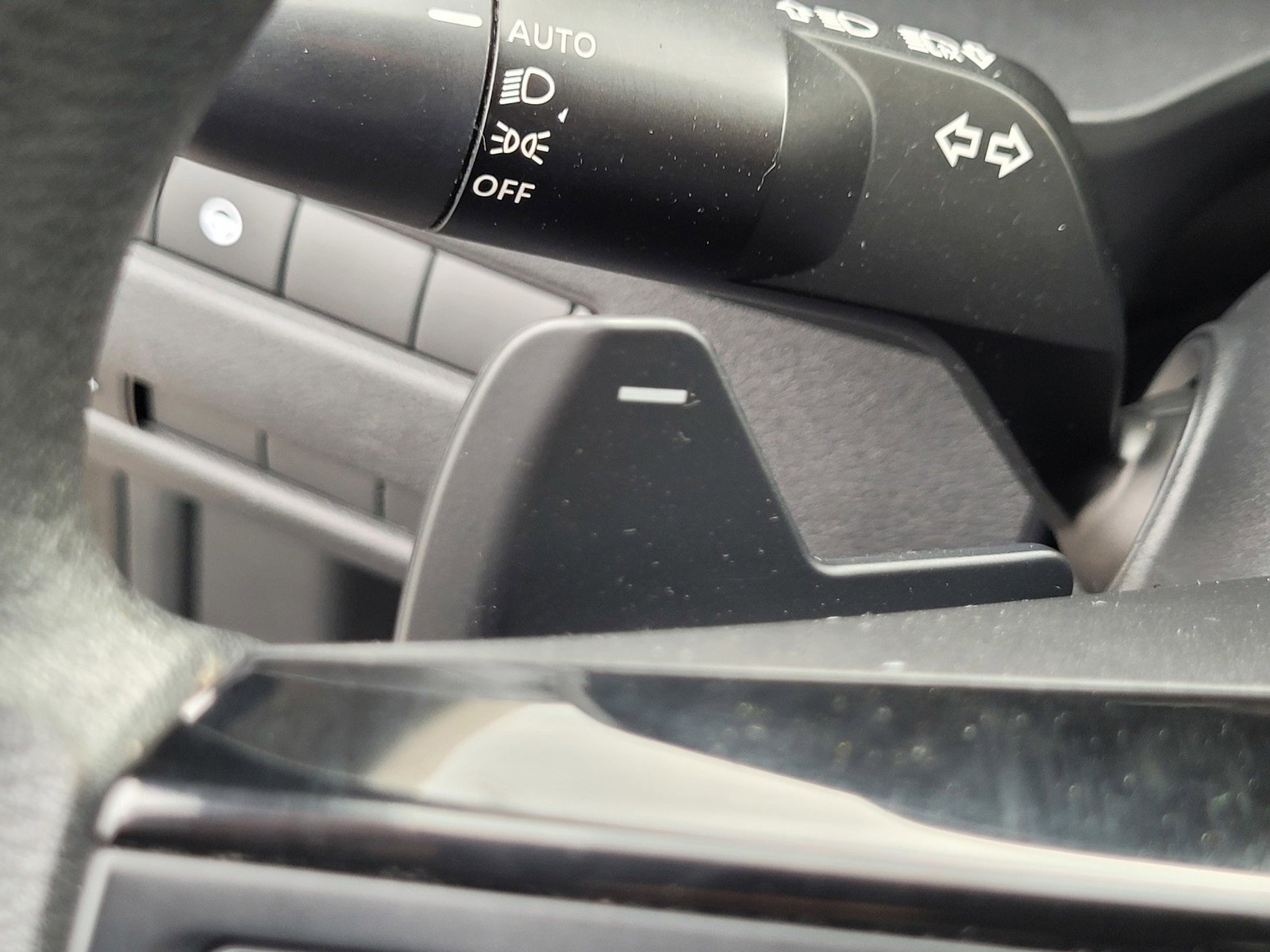 Used 2023 Nissan Rogue SV image 29