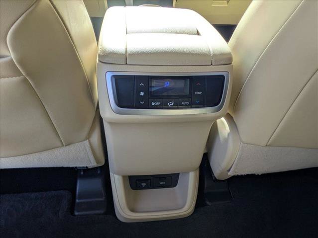 Used 2015 Toyota Highlander XLE FWD image 18
