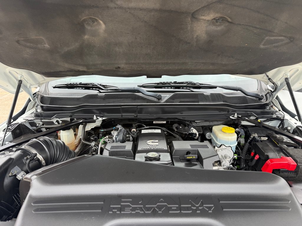 Used 2022 RAM 3500 Tradesman w/ Chrome Appearance Group AWD/4WD image 34