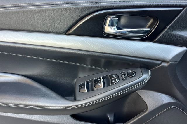 Used 2017 Nissan Maxima 3.5 SV image 11