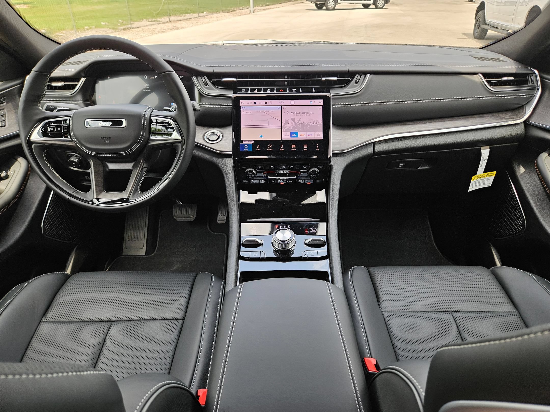 New 2025 Jeep Grand Cherokee L Overland w/ Advanced Protech Group III AWD/4WD image 15