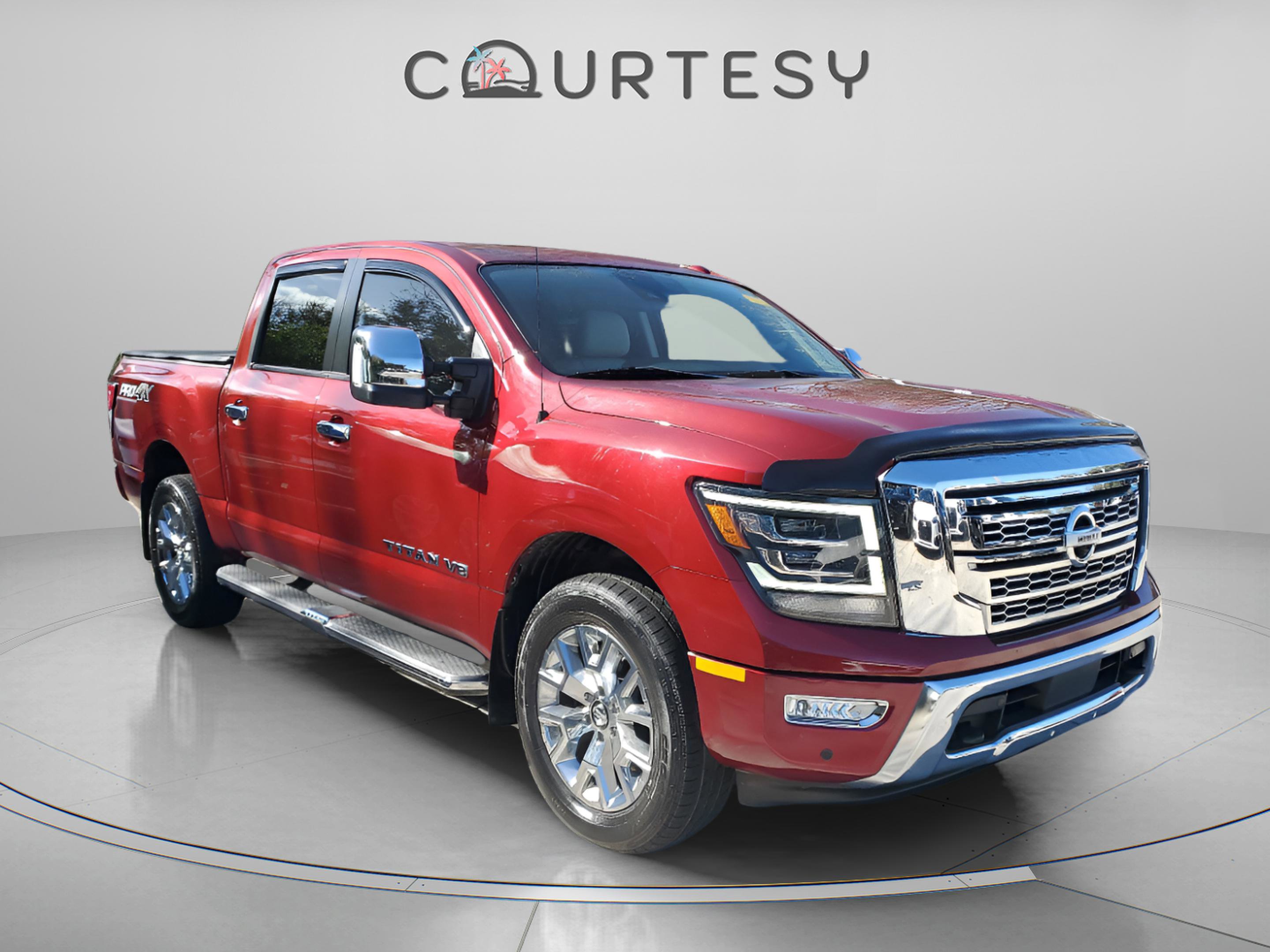 Used 2020 Nissan Titan SL w/ Moonroof Package image 5