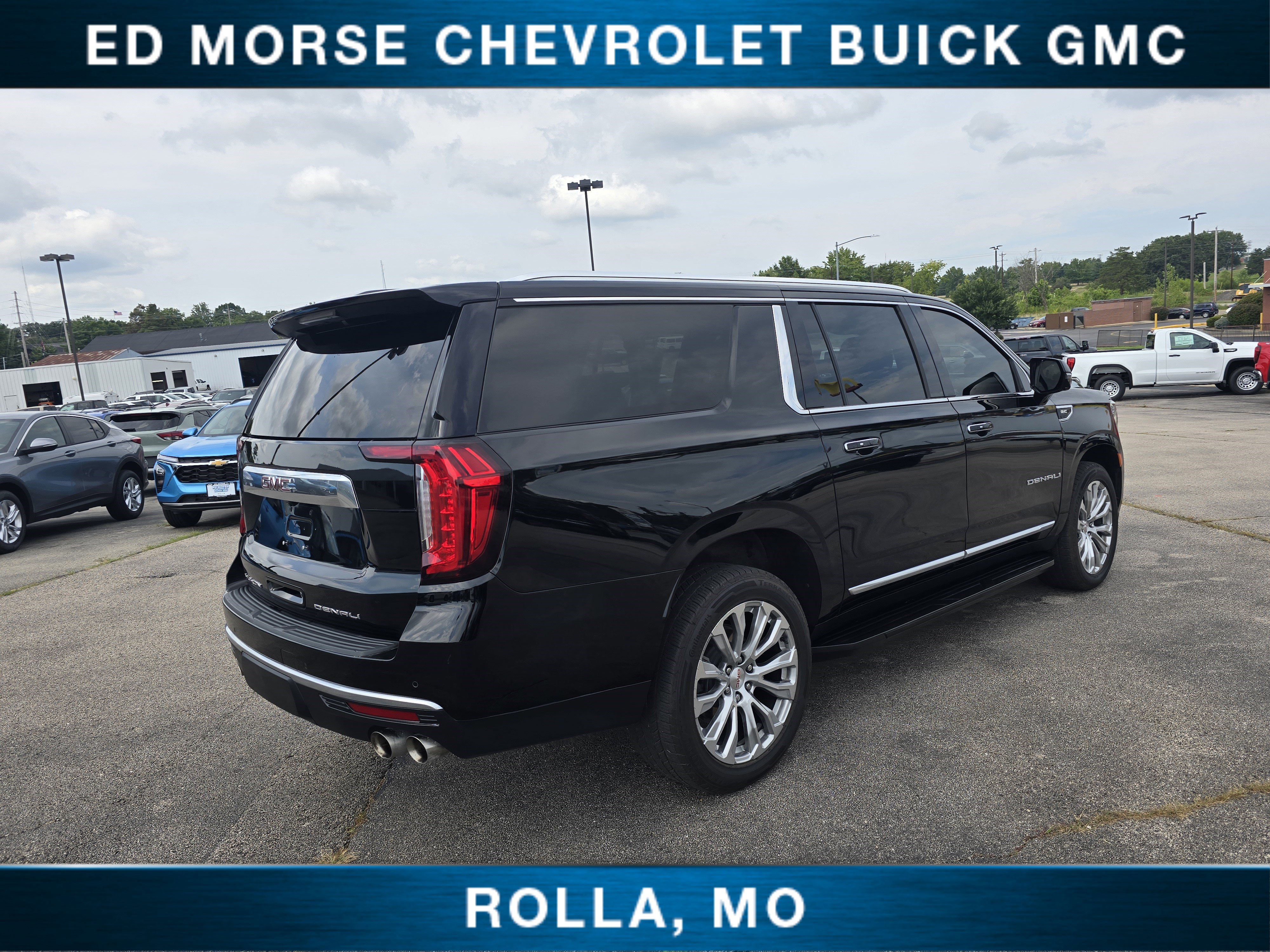 Used 2023 GMC Yukon XL Denali w/ Max Trailering Package image 3