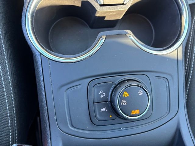 Used 2024 GMC Terrain SLE image 13