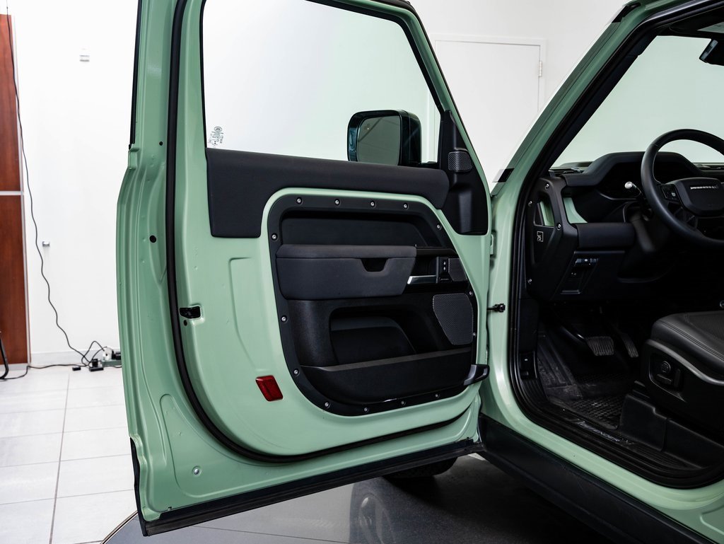 Used 2023 Land Rover Defender 110 75th Limited Edition image 29