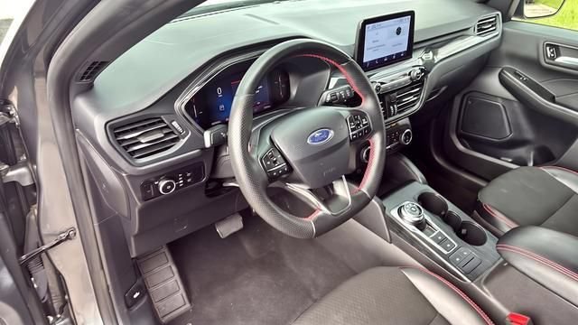 Used 2025 Ford Escape ST-Line Select AWD/4WD image 28
