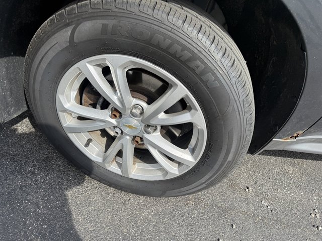 Used 2017 Chevrolet Equinox LT w/ Convenience Package FWD image 30