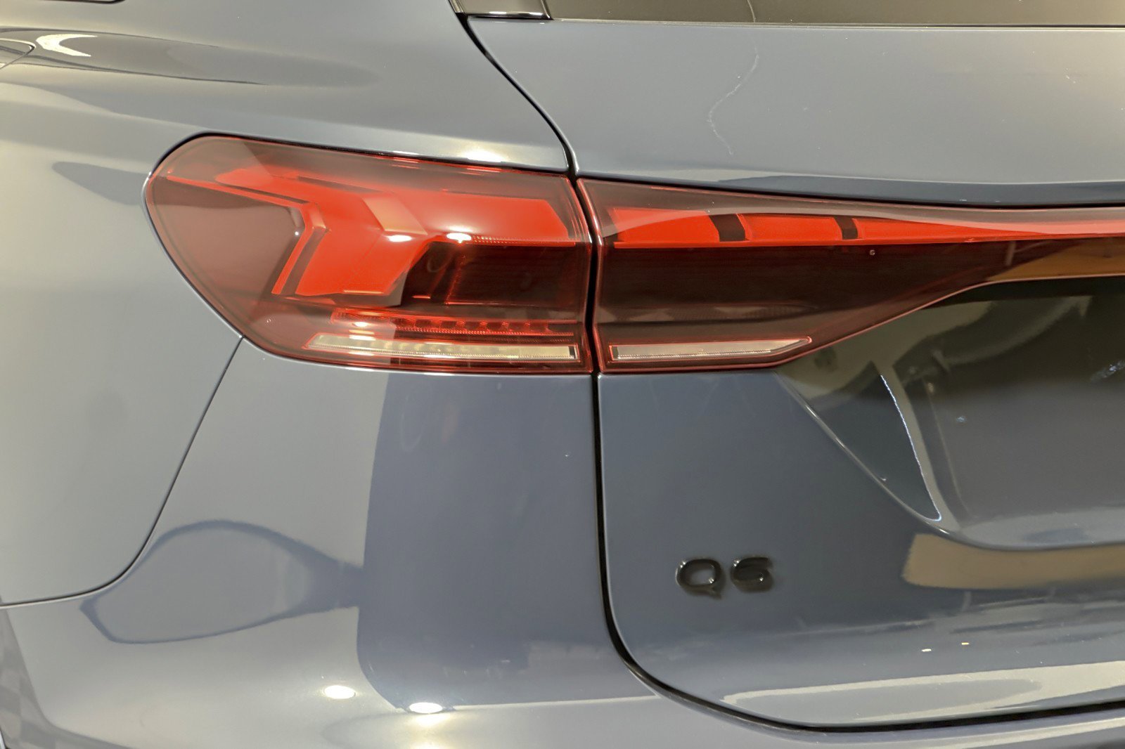 Used 2025 Audi Q6 e-tron Premium w/ Convenience Package image 26