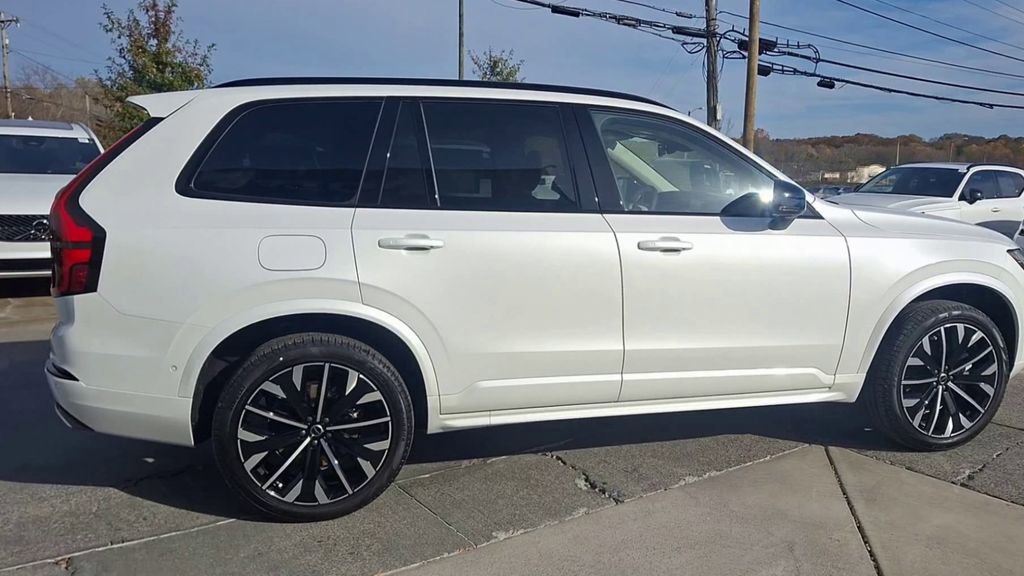New 2026 Volvo XC90 B6 Ultra w/ Lounge Package image 7