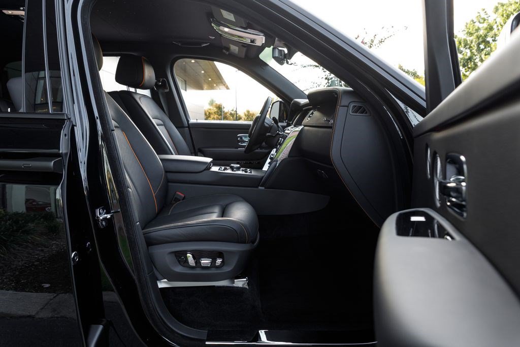 Used 2020 Rolls-Royce Cullinan AWD/4WD image 10