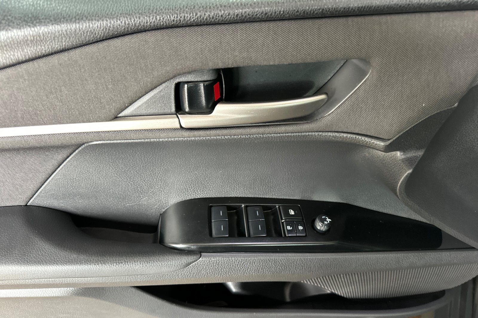 Used 2026 Toyota Camry LE FWD image 11