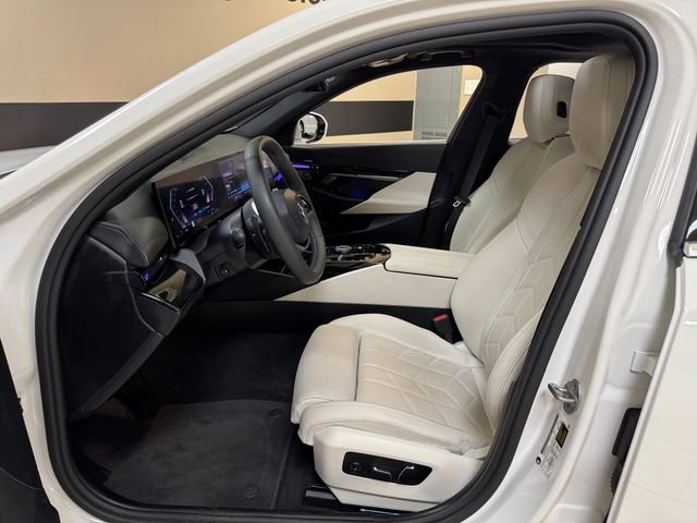 Used 2024 BMW 530i w/ Convenience Package image 8