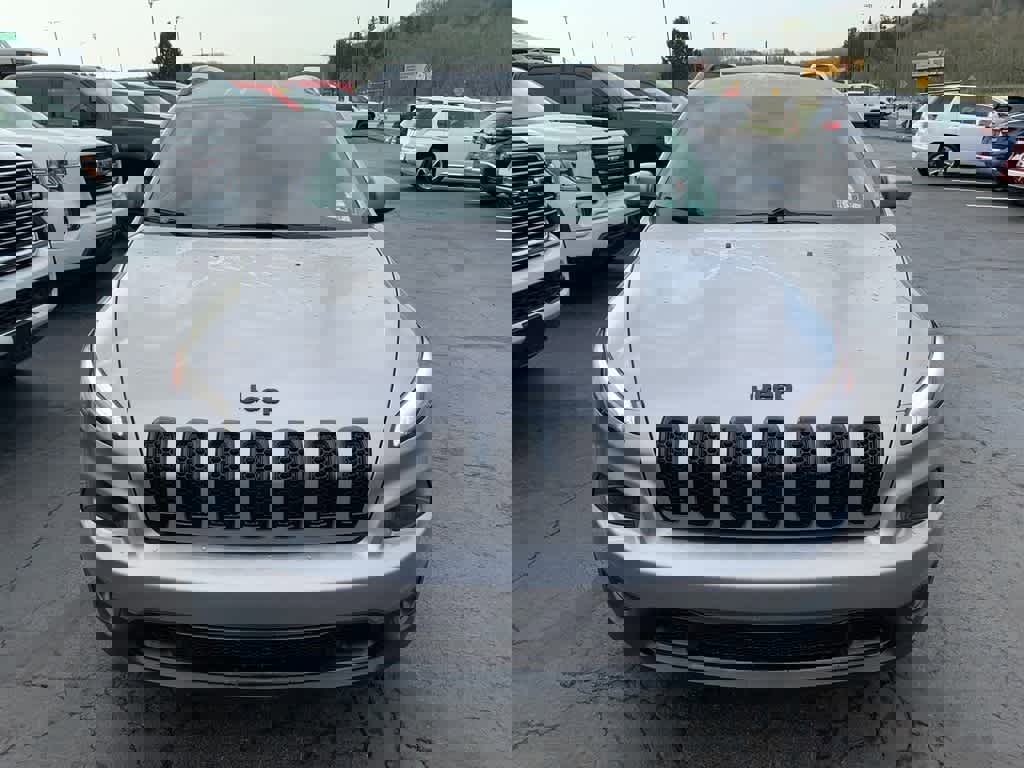 Used 2018 Jeep Cherokee Limited w/ High Altitude Package image 8