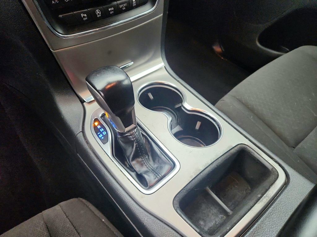 Used 2021 Jeep Grand Cherokee Laredo image 15