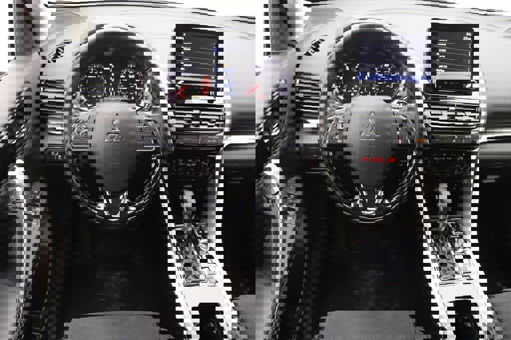 Used 2025 Mitsubishi Eclipse Cross SE image 13