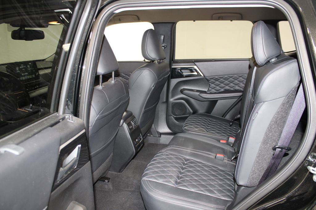 Used 2024 Mitsubishi Outlander SEL image 18