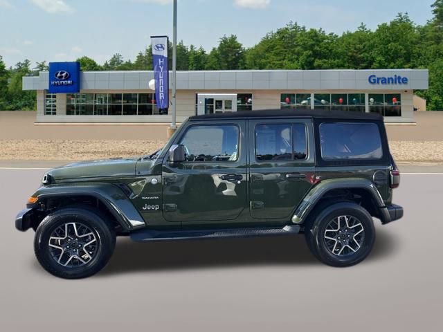 Used 2024 Jeep Wrangler Sahara image 11