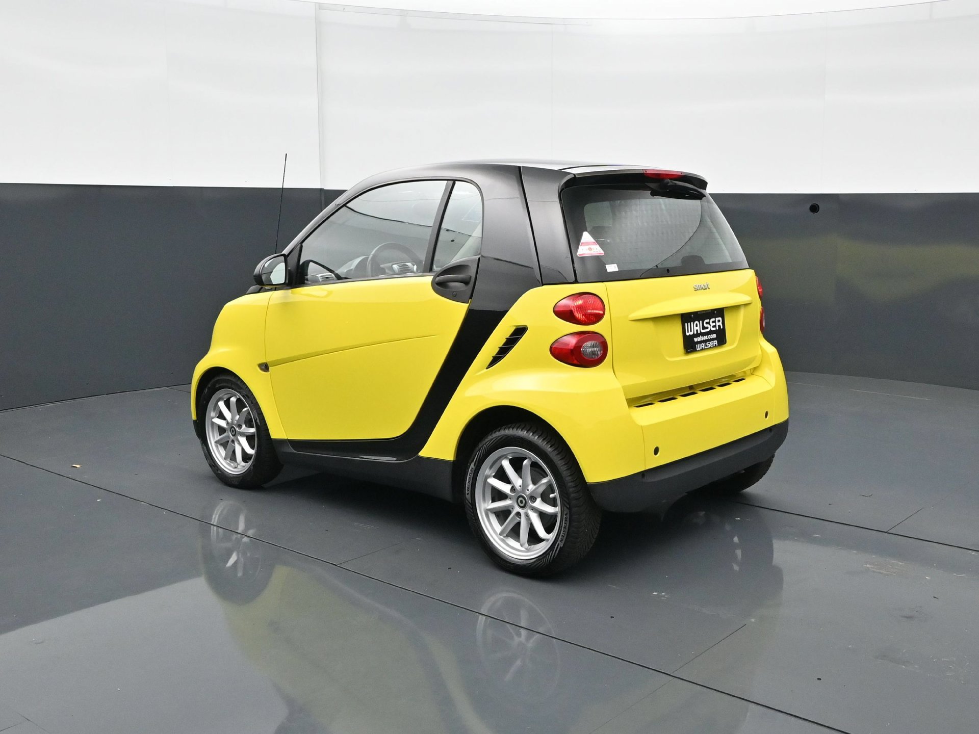 Used 2008 smart fortwo passion RWD image 4