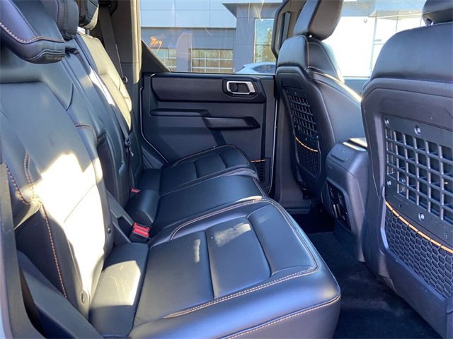 Used 2024 Ford Bronco Badlands image 32