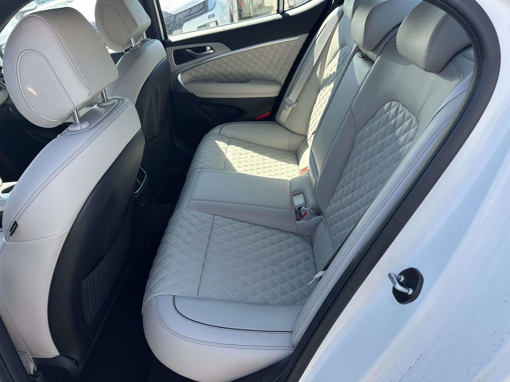 Certified 2023 Genesis G70 3.3T w/ Sport Prestige Package image 18