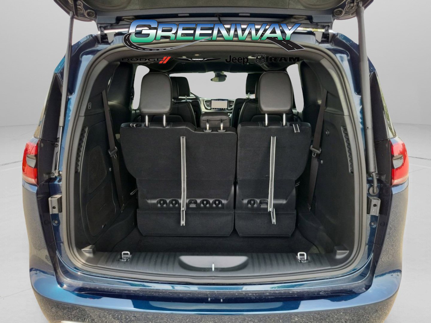 New 2025 Chrysler Pacifica Select w/ Uconnect Theater Family Group image 7