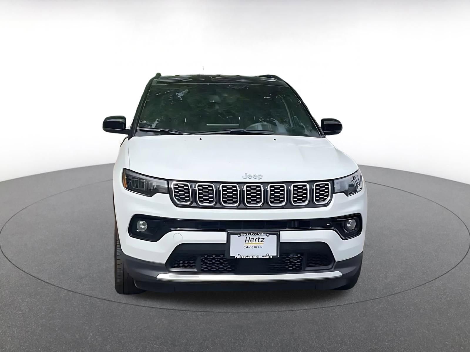 Used 2025 Jeep Compass Limited image 4