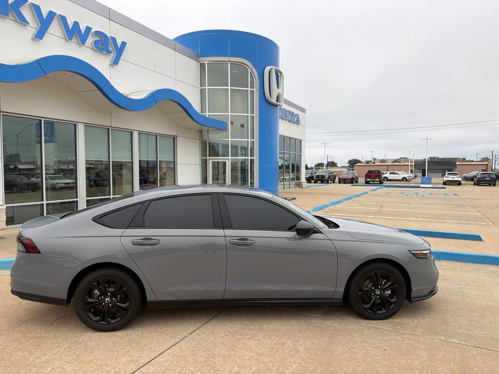Used 2025 Honda Accord SE image 13