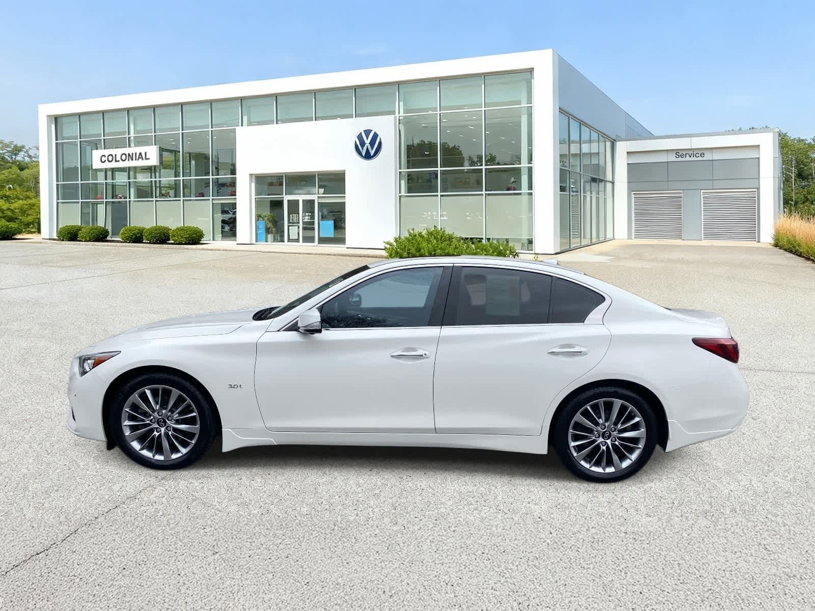 Used 2020 INFINITI Q50 Luxe w/ Essential Package (3.0T Luxe) AWD/4WD image 2